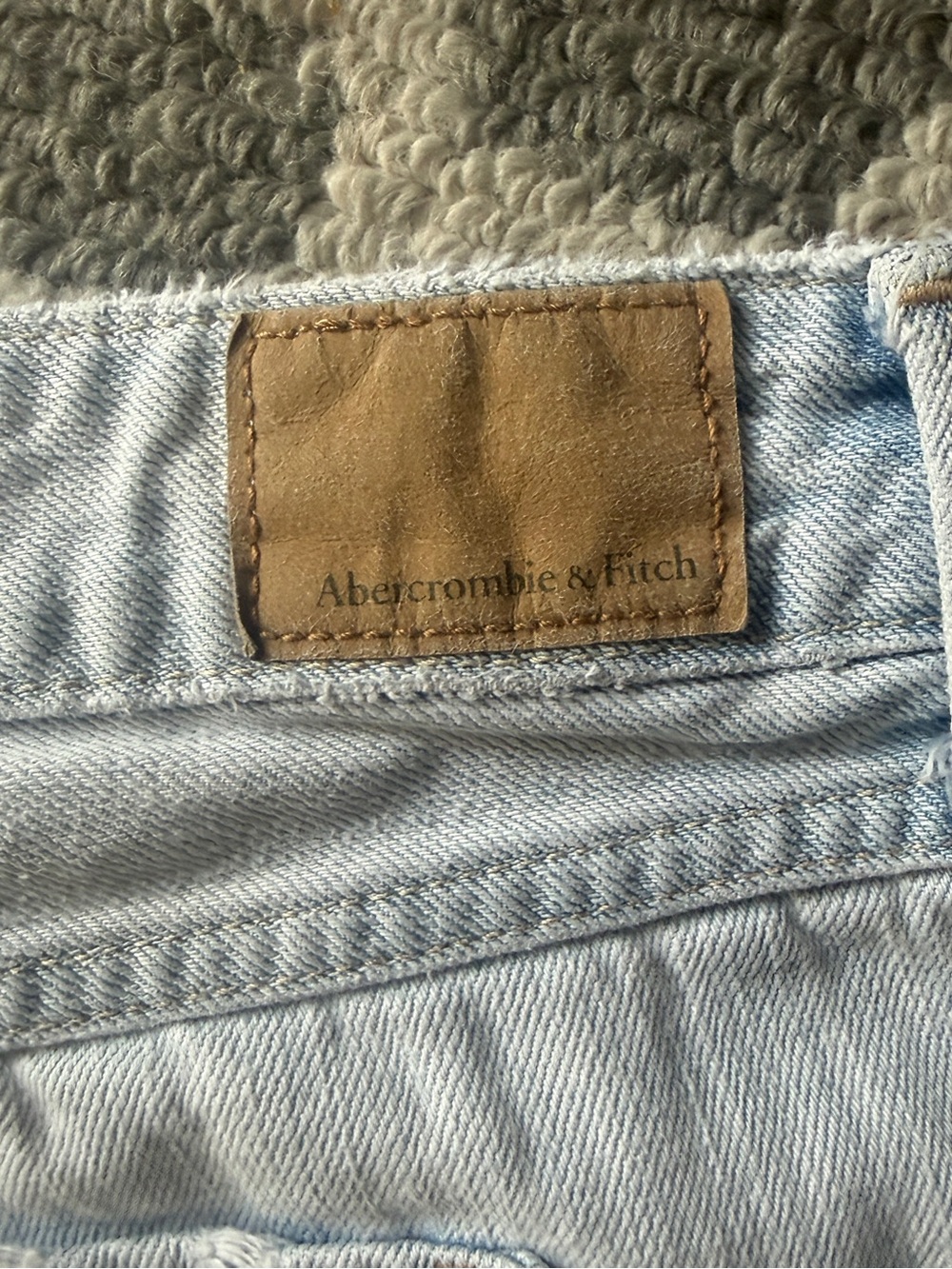 2000s Y2K Abercrombie & Fitch Light Blue Distressed Low-Rise Denim Shorts - Picture 4 of 4